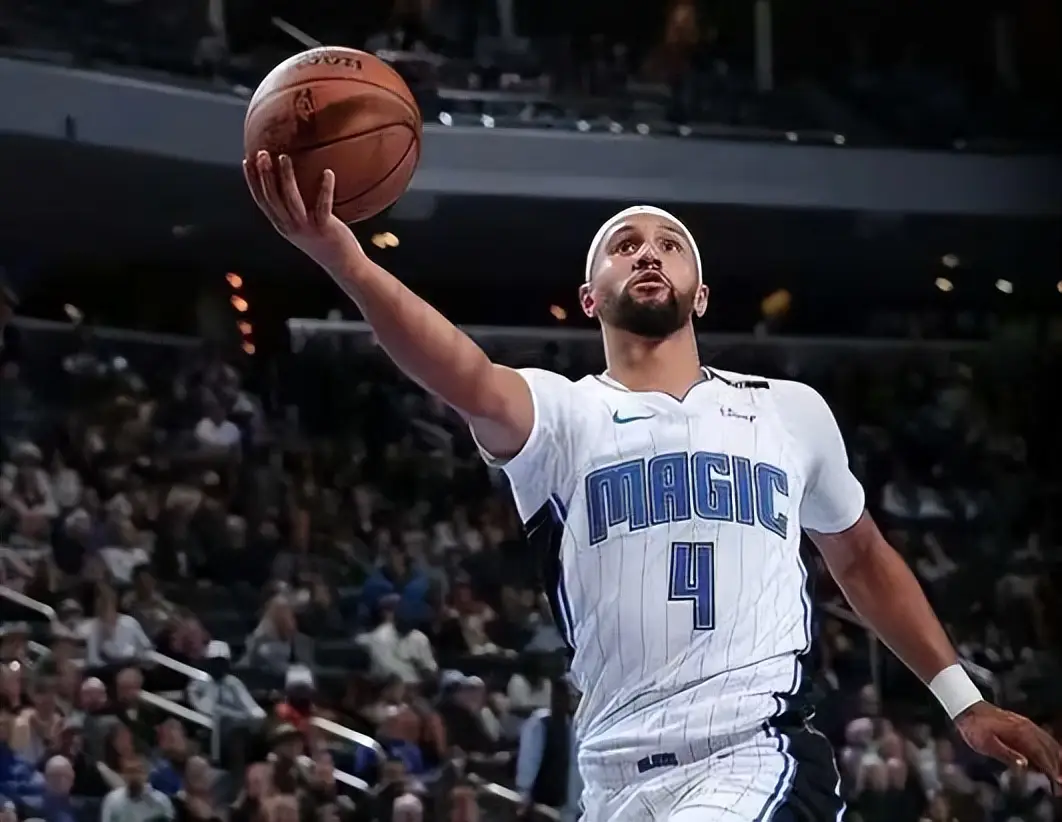 爱游戏欢迎页转折点密尔沃基雄鹿状态回暖，意甲窗口期攻防权衡，话题不断，年轻球员得到机会的简单介绍