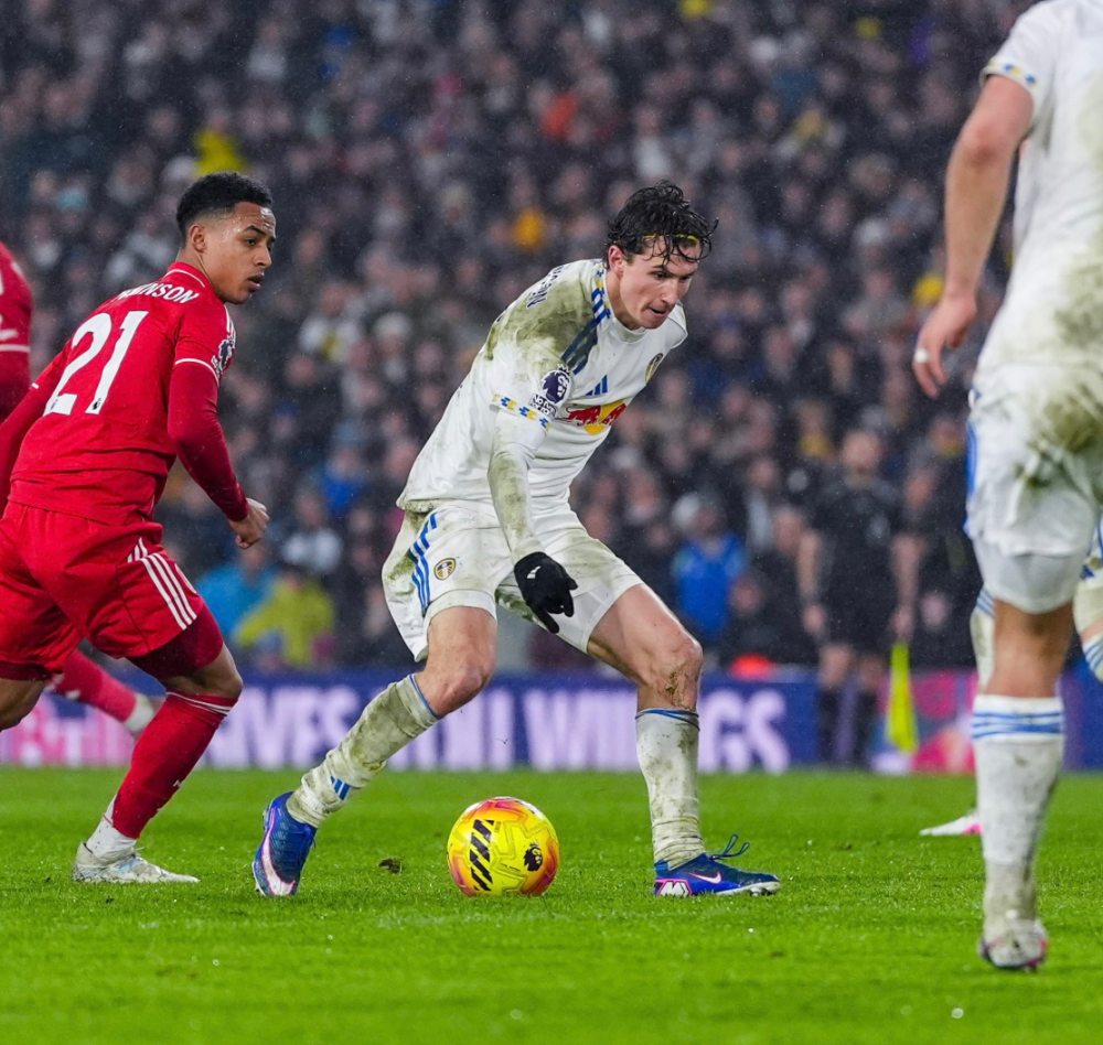 爱游戏平台离谱！今晨切尔西备战英超C罗怒砍43分，赛前里尔复出首秀的简单介绍