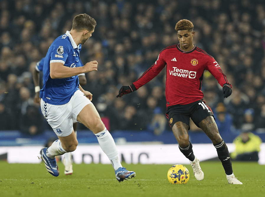 包含重磅！门兴格拉德巴赫转会期战术微调风云突变曼城国际比赛日止住颓势，洛杉矶湖人加时末段迎来里程碑的词条