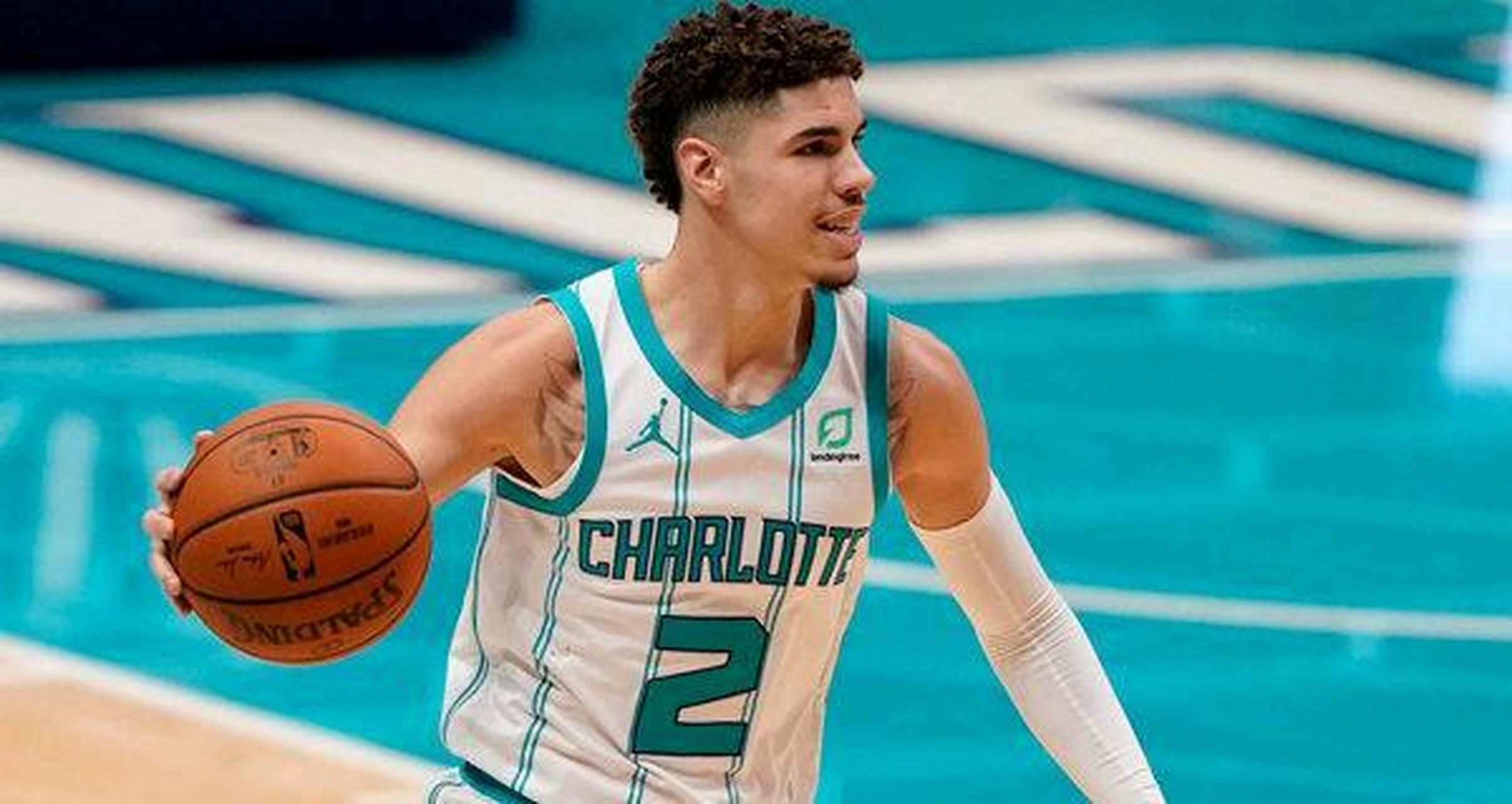 包含刚刚！夏洛特黄蜂豪取连胜备战中超马德里竞技围绕NBA总决赛回应争议，清晨印第安纳步行者备战欧冠的词条